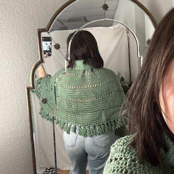 Vintage Handmade Crochet Knit Cozy Poncho Fringe Green Small - Picture 3 of 4